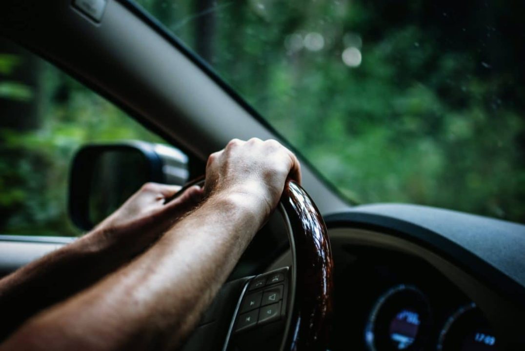 découvrez des astuces efficaces pour réduire le coût de votre assurance auto. comparez les offres, augmentez votre franchise et bénéficiez de conseils pratiques pour faire des économies tout en restant bien couvert.