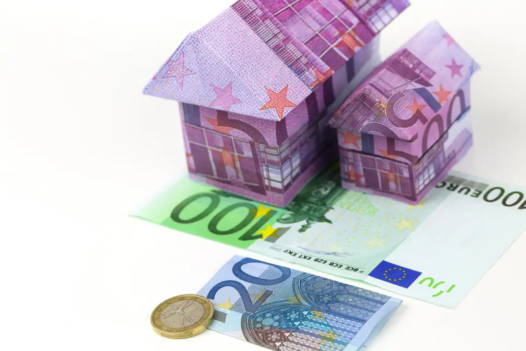 découvrez tout ce qu'il faut savoir sur les augmentations des primes d'assurance prévues pour 2026, leurs causes et les solutions pour mieux gérer votre budget.