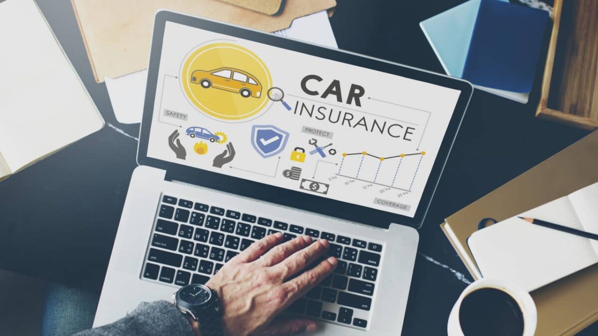 découvrez comment changer d'assurance auto après un certain âge, les points à vérifier, astuces pour trouver la meilleure offre et conseils adaptés aux conducteurs seniors.