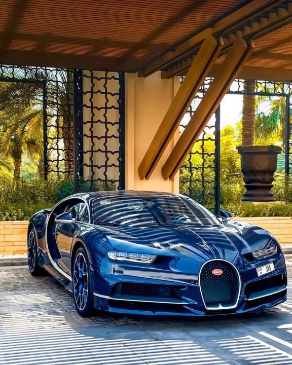 découvrez l'univers des voitures de luxe : modèles prestigieux, performance, confort et technologies innovantes. comparez les meilleures marques et trouvez la voiture haut de gamme qui correspond à vos envies.