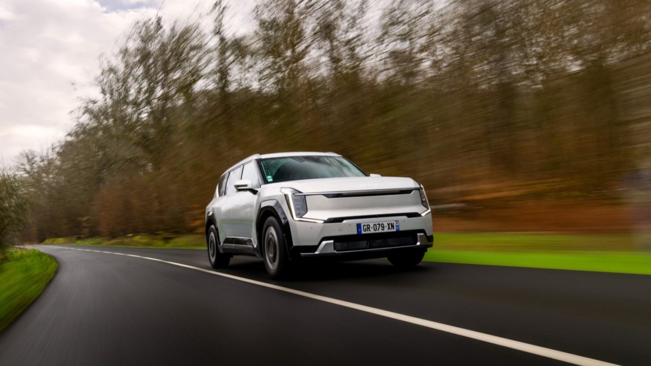 découvrez comment les français adoptent une conduite plus raisonnée et les impacts positifs sur les assurances auto.