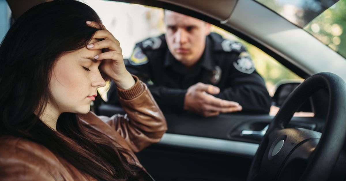 découvrez les conséquences graves de la conduite dangereuse sans permis ni assurance à 159 km/h et les sanctions encourues.