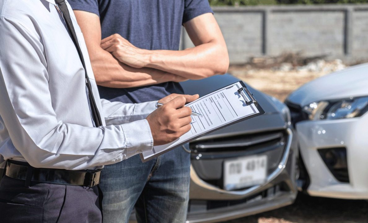 découvrez pourquoi les tarifs des assurances auto hybrides et électriques augmentent en 2025 et comment cela impacte votre budget automobile.