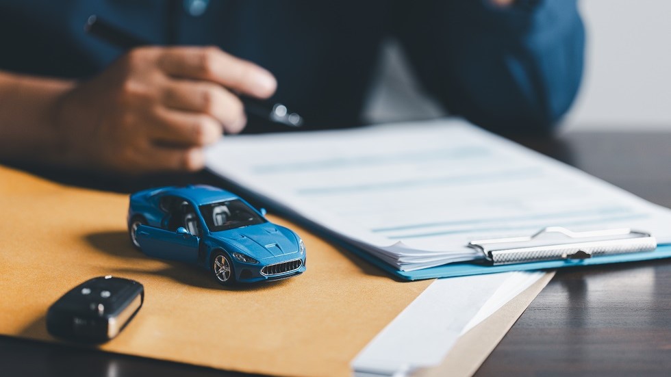 découvrez si vous devez continuer à payer votre assurance auto lorsque votre véhicule est immobilisé et quelles sont les options disponibles pour adapter votre contrat.