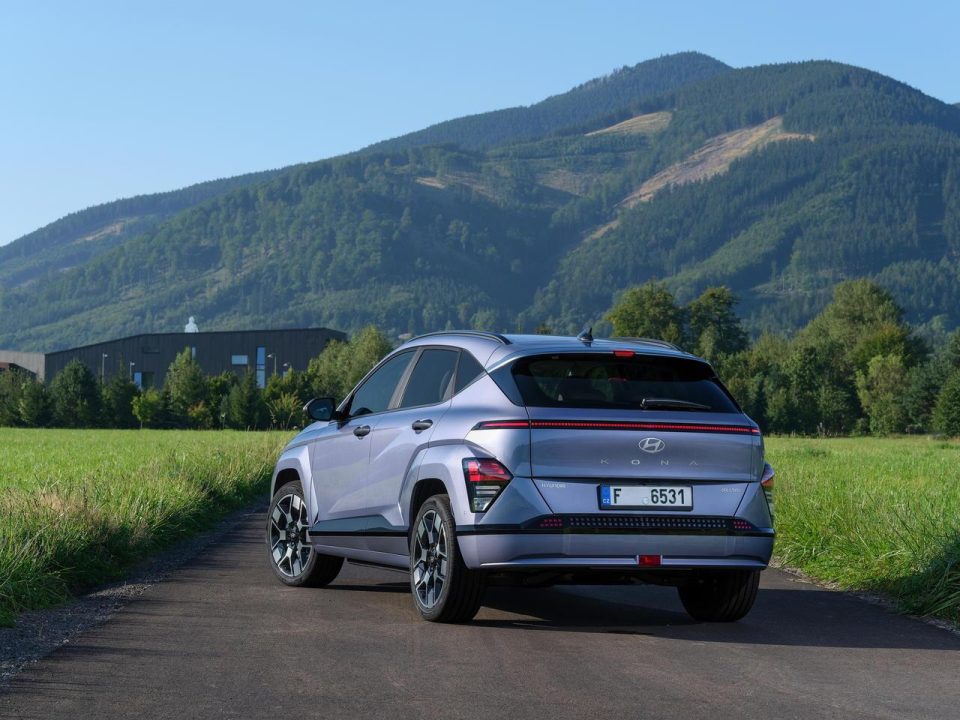 découvrez notre offre de leasing auto innovante à moins de 350 €/mois, alliant flexibilité et économies pour conduire la voiture de vos rêves sans effort.