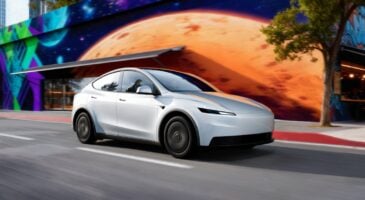 découvrez pourquoi l'assurance tesla 2026 est presque aussi chère que celle de deux dacia et ce que cela signifie pour votre budget automobile.