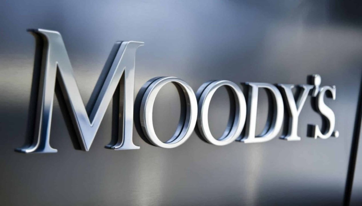 jefferies revoit à la baisse la recommandation de mgm à conserver, signalant des préoccupations sur la performance future de l'entreprise.